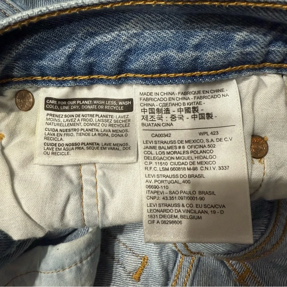 Levi’s 501 Vintage Styled Light Blue Distressed Denim Women’s Shorts 29” waist - Picture 10 of 14